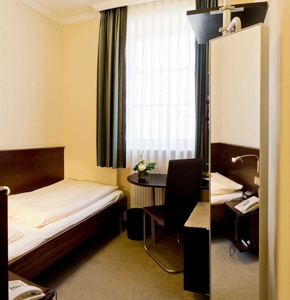 Akzent Hotel Laupheimer Hof Exteriör bild